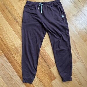 Vuori women’s raisin colored Joggers with Drawstring